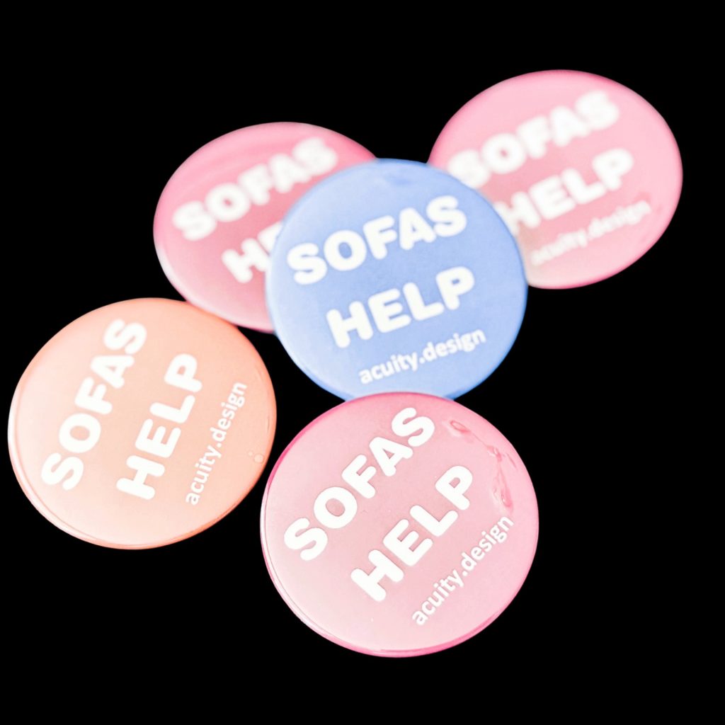 Five round badges with slogan Sofas Help